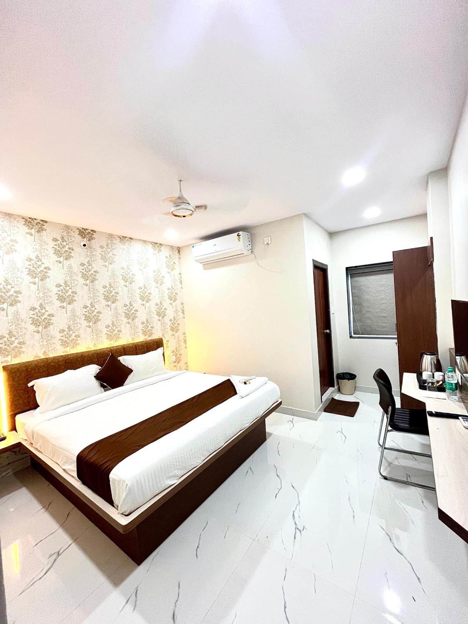 Hotel Mithra Grand Hyderabad Exterior photo