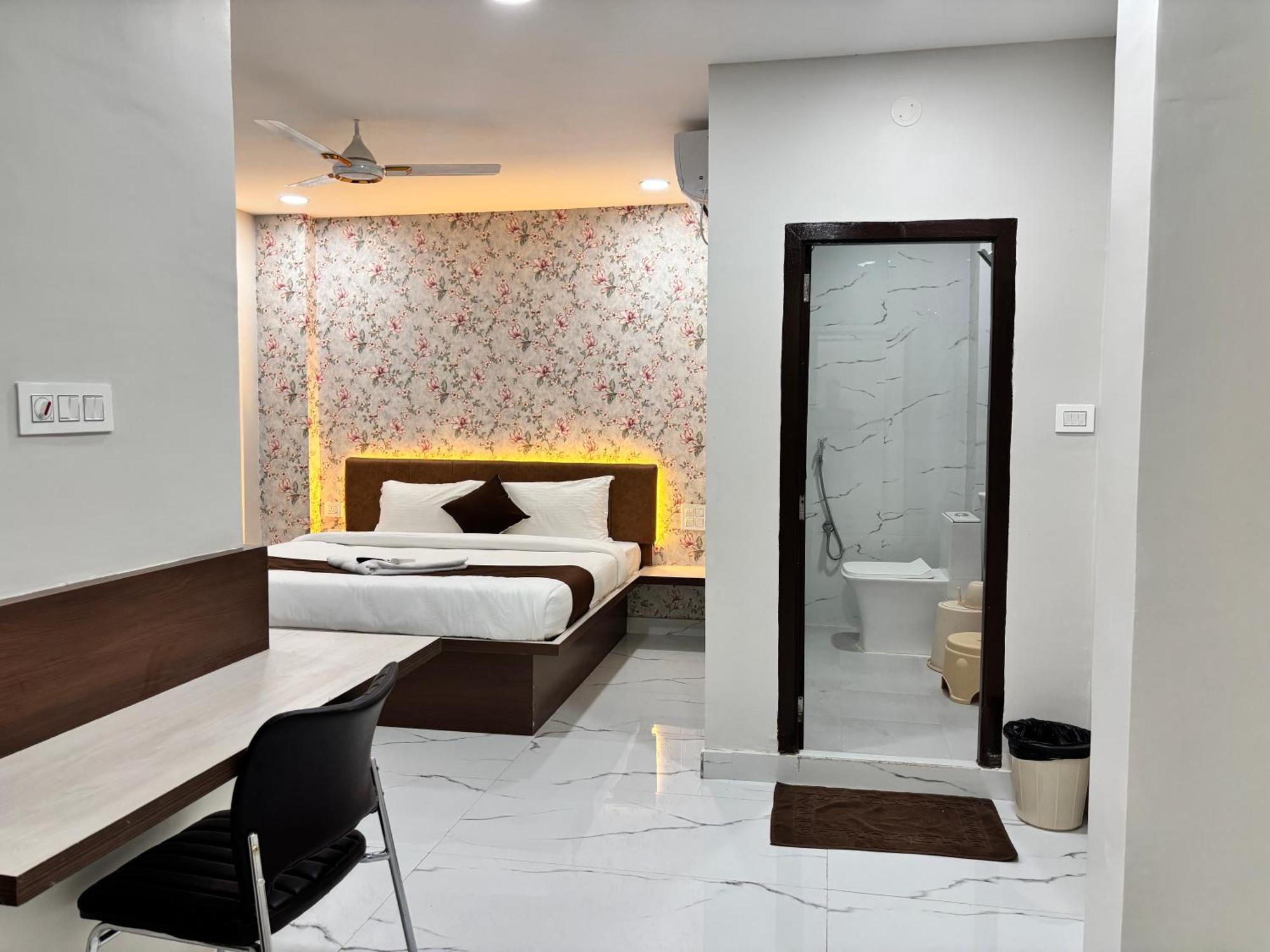 Hotel Mithra Grand Hyderabad Exterior photo